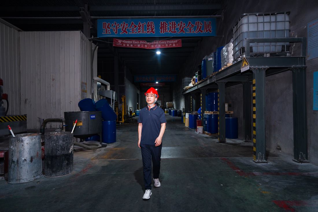 固扬涂料工厂生产与质量管理实景