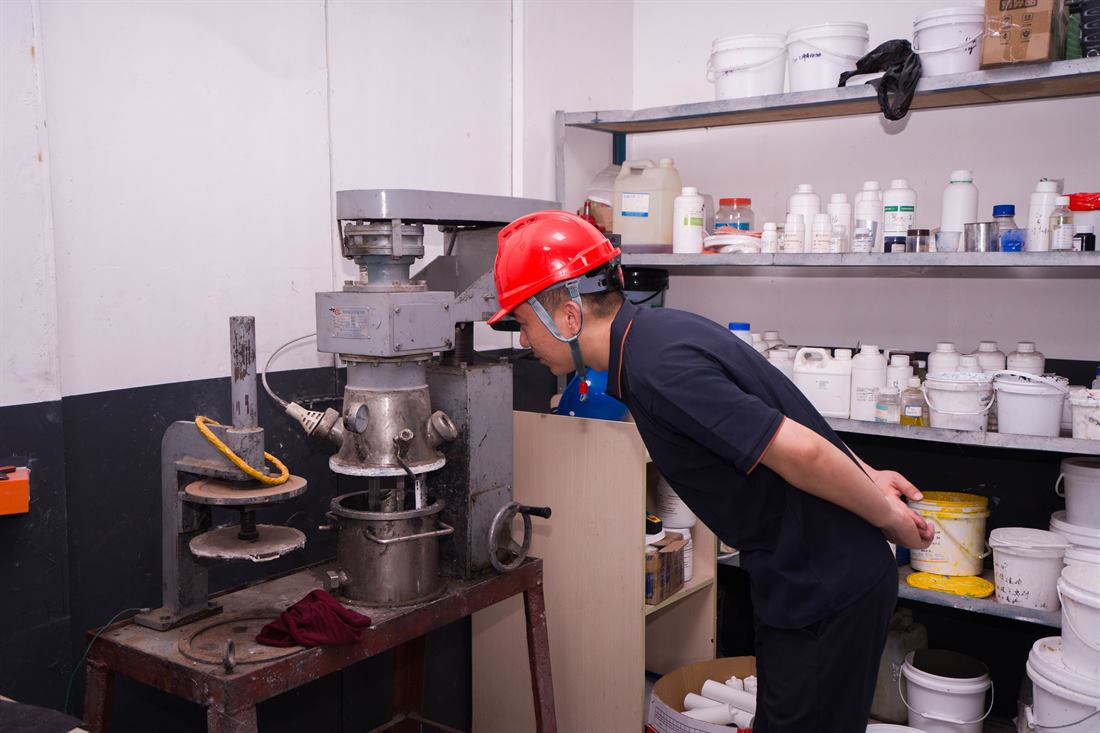 固扬涂料工厂生产与质量管理实景