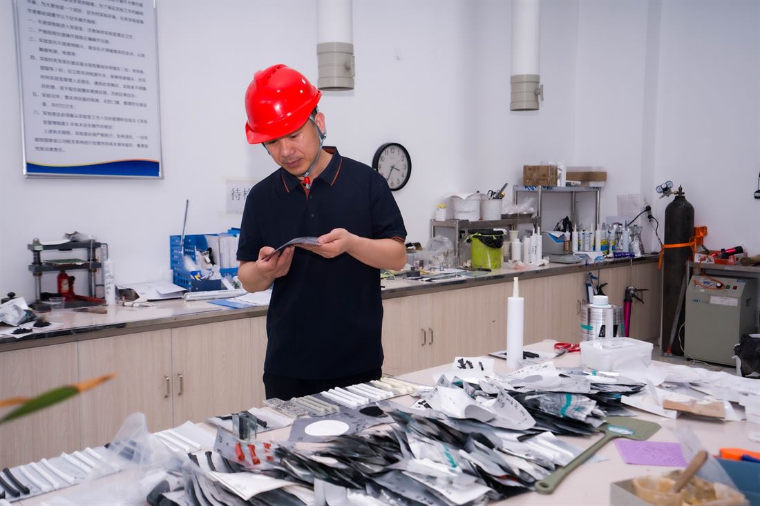 固扬涂料工厂生产与质量管理实景